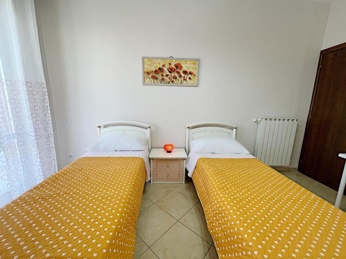 Flavia Apartment Кастелламмаре-ди-Стабия Экстерьер фото